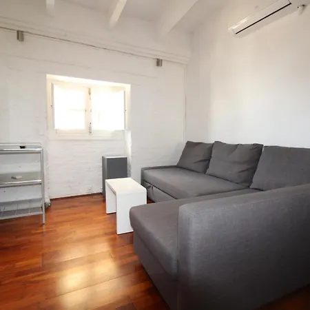 Piso En La Cuitat Vella Cerca De Jardines Real Apartman